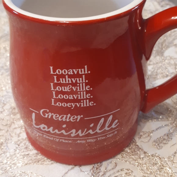 red ceramic Louisville mug - Picture 2 of 8